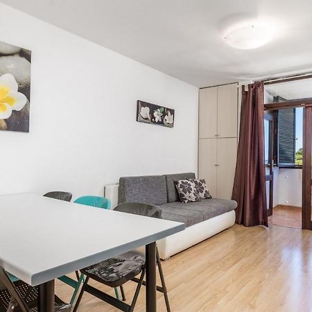 Rona Apartment Zrinka Poreč Exterior foto